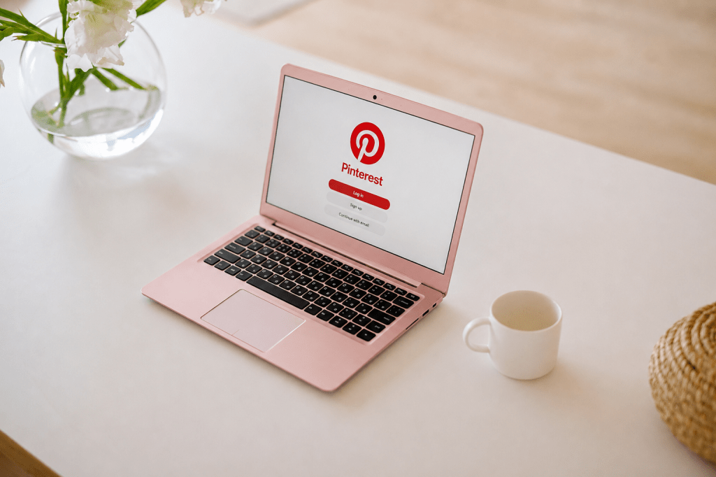 Working As A Pinterest Manager For Bloggers